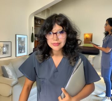 Andrea-Mora-web-estética-regeneraitiva-foto-en-trabajo