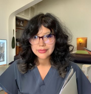 Andrea-Mora-web-estética-regeneraitiva-perfil-uniforme